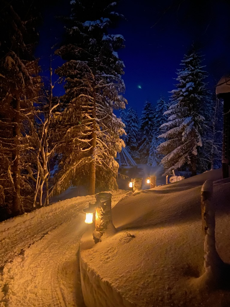 Lysstil i snøen