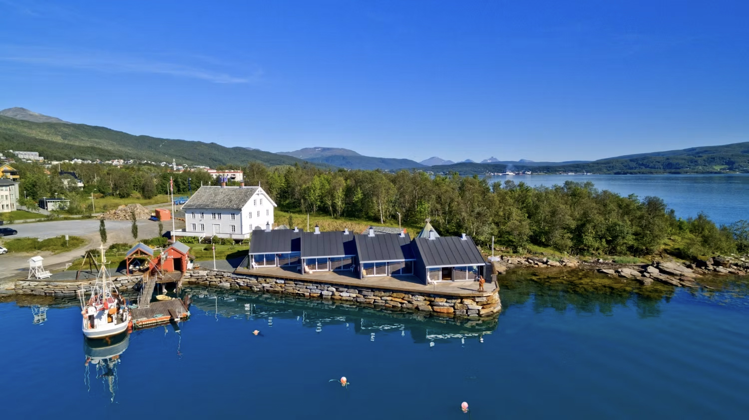 Finnsnes Gård. Dronefoto